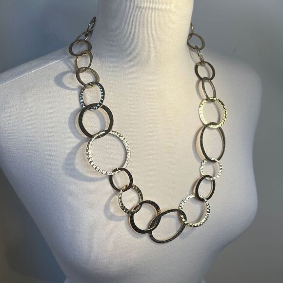 Hammered gold ring loop necklace - Picture 1 of 7
